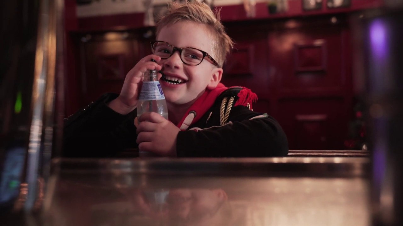 Moerepetazie -  't Allerleste rundje (Official Video)