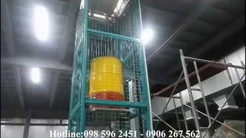 Hệ thống băng tải chuyển hàng lên cao