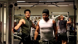 Killer Schouders & Traps Workout | Bulking setjes Resimi