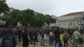 Portuguese hospitality workers protest lockdown