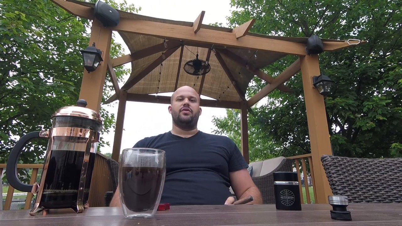 How-To V-Cut a cigar.