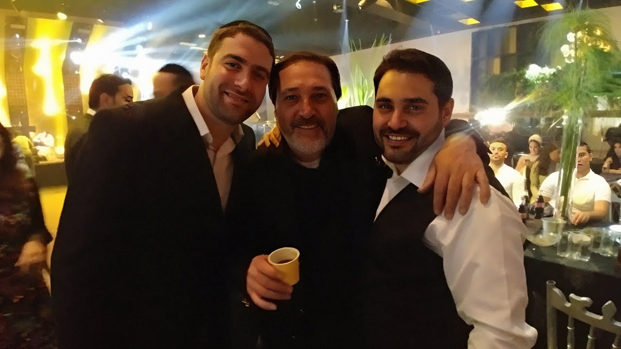 אלירן אלבז - בקטע בוזוקי בבר מצווה של הבן של הזמר גד אלבז | Eliran Elbaz & Gad Elbaz