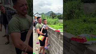 日本人の独創的すぎる赤ちゃんとの遊び方!