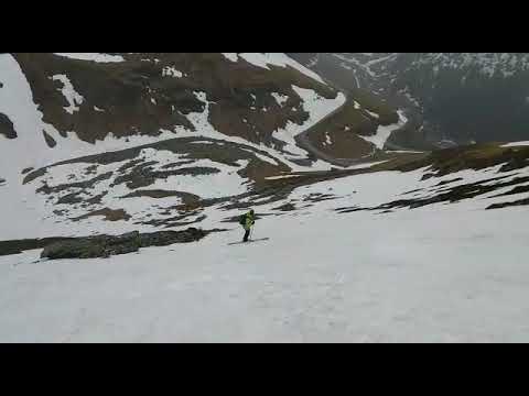 Atunci cand refuzi sa termini sezonul de ski. Ultima coborare in sudul Fagarasului pe doage, 2017 romania currency