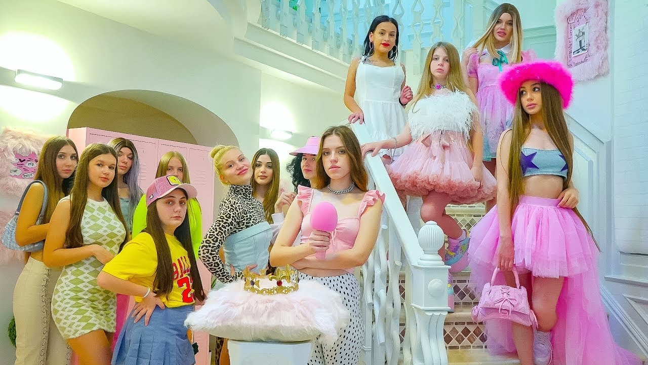 MΙΣ ΑΚΑΔΗΜΙΑ BUNNY — Ποια θα Κερδίσει τον Διαγωνισμό Ομορφιάς; 👑