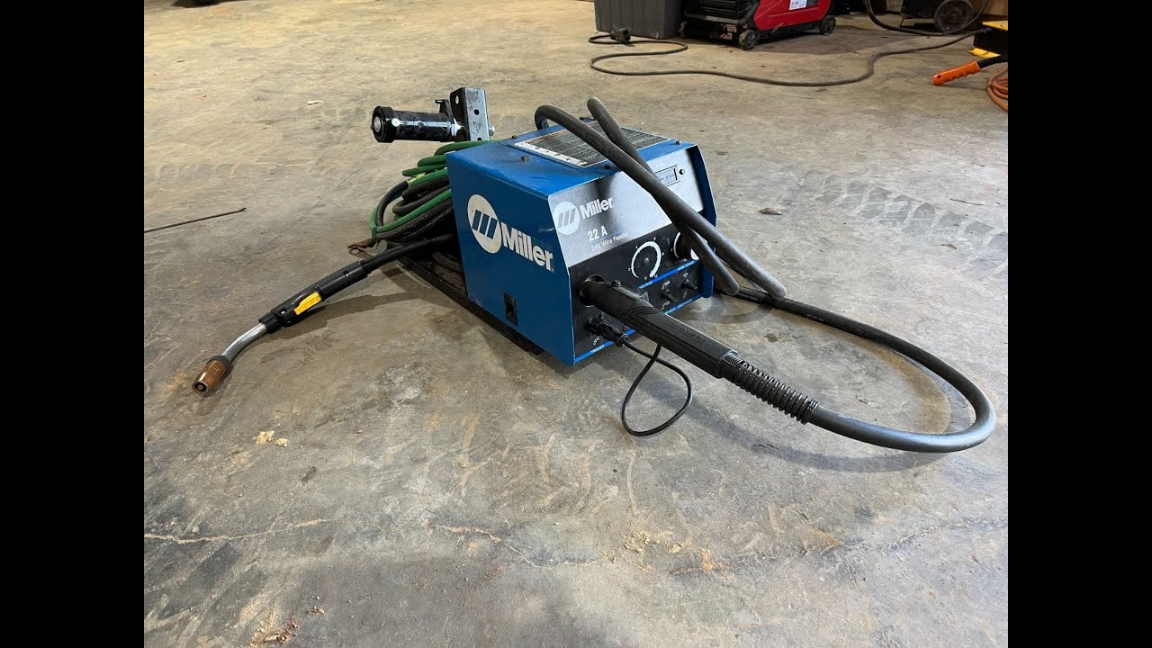Miller 22A 24 Volt Wire Feeder SN25V Lot#438 - YouTube