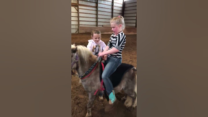 Girl gets bucked off horse