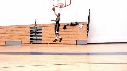 Allen Iverson Signature Driving Move -- Crossover Step Jumpstop Reverse Layup Pt. 1 | Dre Baldwin