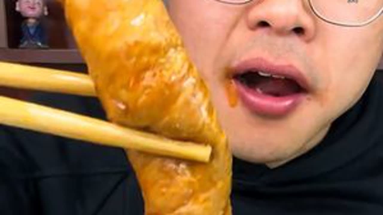 孜然炒肉夹馍 自制红油爆辣米线，这一顿吃完必须睡一觉