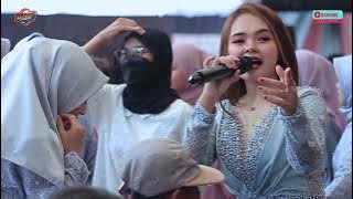Dua Lalaki - Arti Azza Live Show Diva Nada