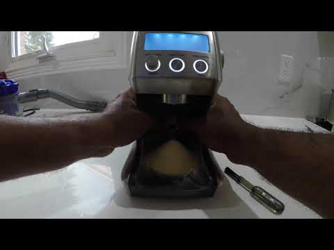 cleaning-breville-smart-grinder-pro