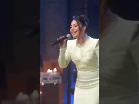 لفى بينا يادنيا بوسى اه يادنيا
