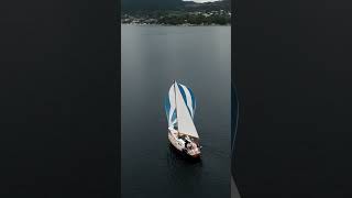Mika und sein 60-Jahre- altes Holzboot, auf dem er wohnt ⛵️ #reisen #abenteuer Mika und sein 60-Jahre- altes Holzboot, auf dem er wohnt ⛵️ #reisen #abenteuer