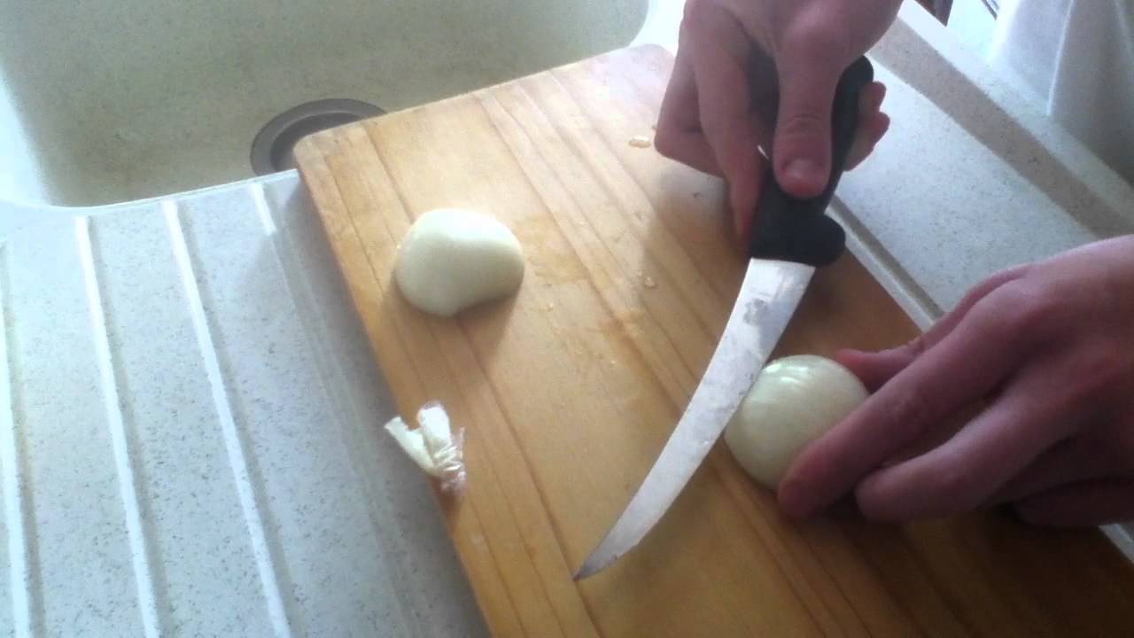 Méthode pour ciseler un oignon - YouTube