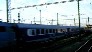 V43 13xx és 4 Rómán kocsi