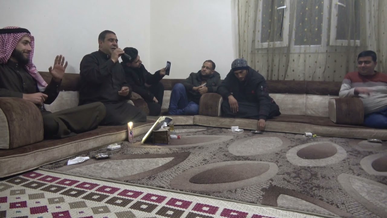 سهرة خاصةوفي بلدة باتبو بمنزل الاخ احمد الاسمر ابو عبدو بحضور المنشد الاستاذ  محسن برادعي ابو عبدو