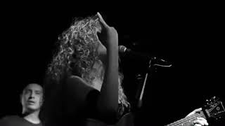 Sena Şener Sevmemeliyiz (Konser Canlı )
