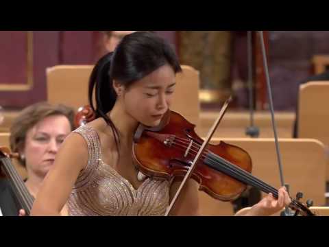 Soyoung Yoon plays