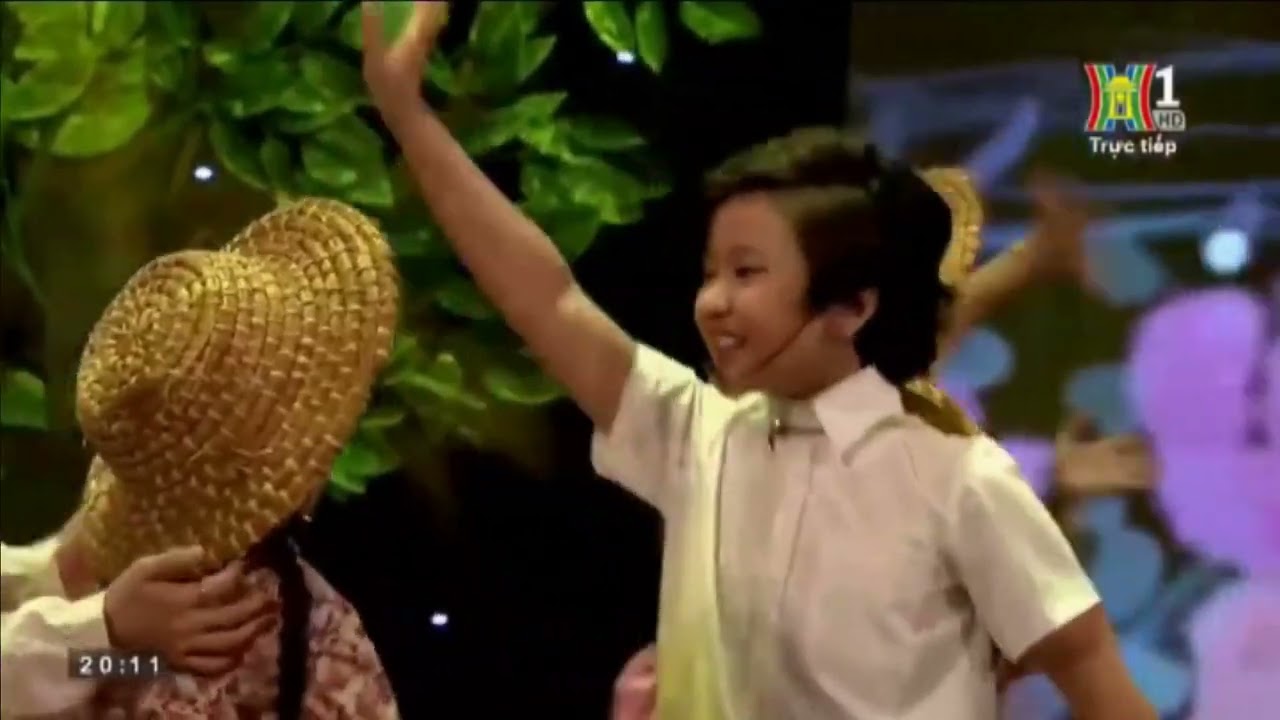 HOẠT CẢNH NGÀY ĐẦU TIÊN ĐI HỌC