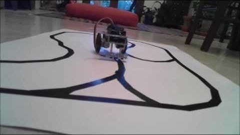 Robot Line Follower + Arduino + FabLab Reggio Emilia