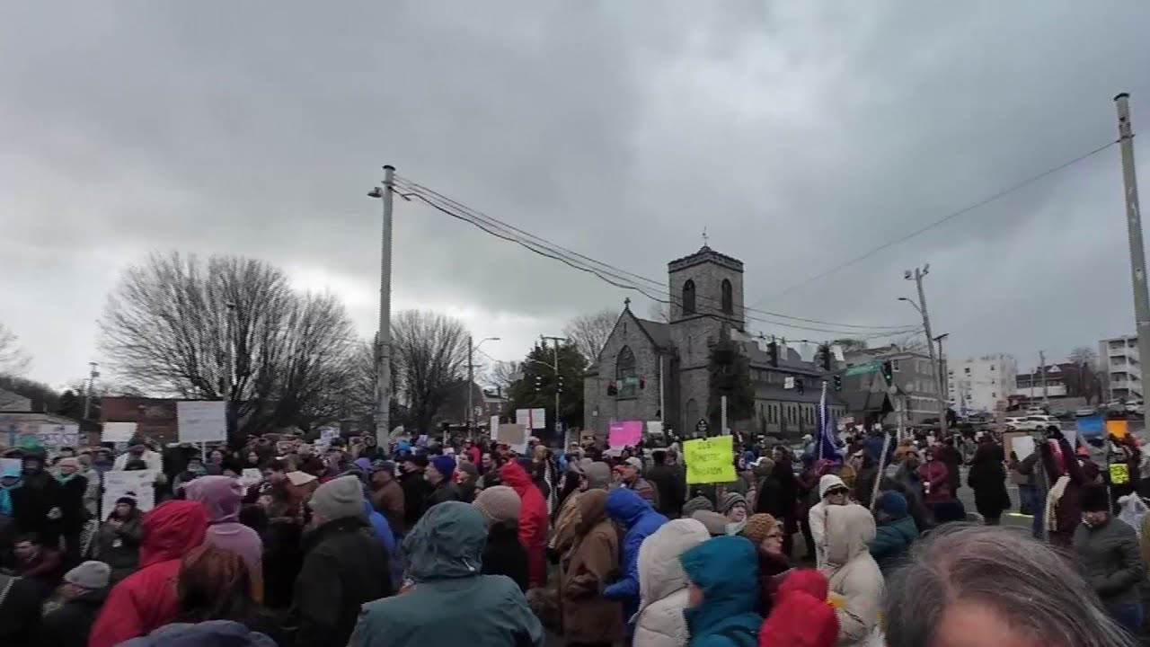 Hundreds gather in Roanoke to protest ICE after killing of Renee Good