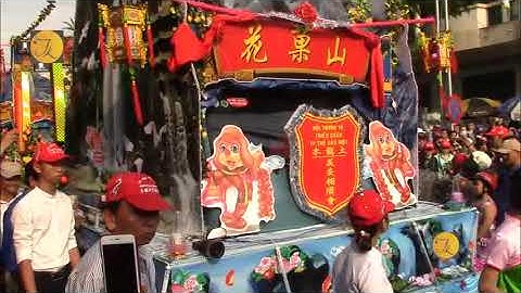 Hàng ngàn dự hội chùa Bà Thiên Hậu Bình Dương