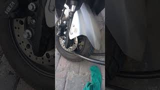 motorsiklet fren ve balata temizleyici sprey #shortvideo #motovlog #temizlik
