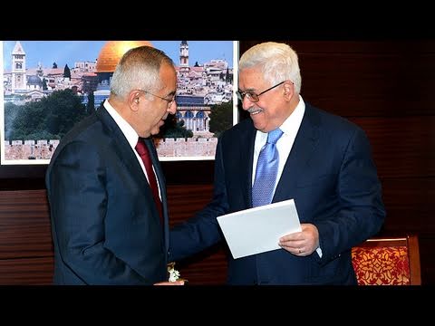 الرئيس عباس يكلف فياض بتشكيل حكومة فلسطينية جديدة