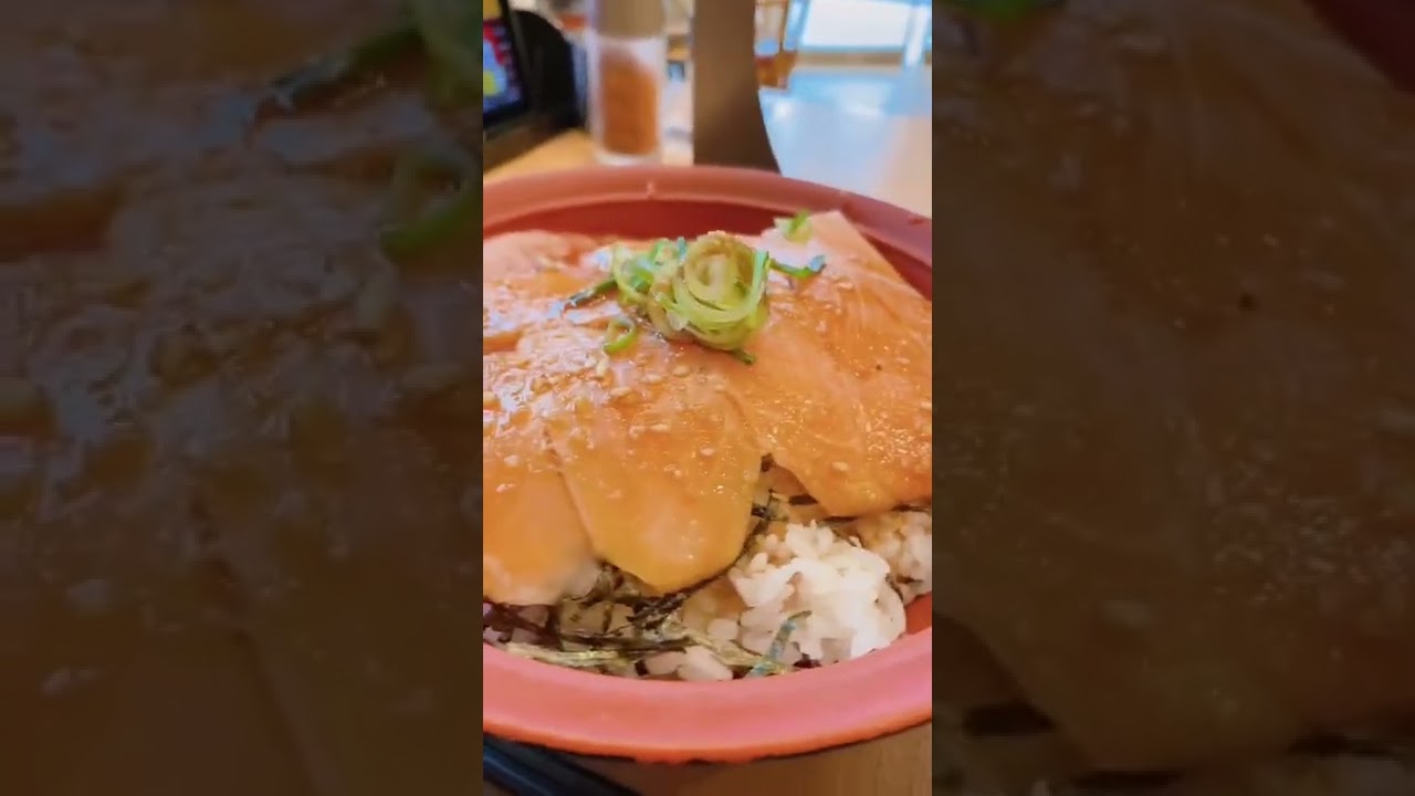 すき家908日目『サーモン・まぐろたたき丼　並』　