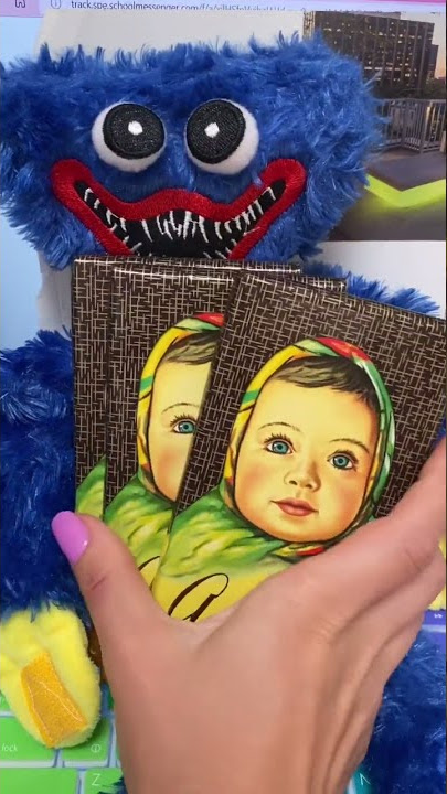 Huggy Wuggy eats Russian Chocolate #shorts #huggywuggy #chocolate