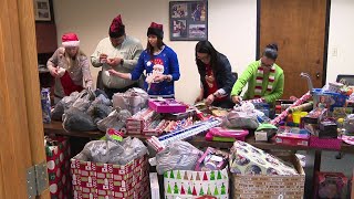Alamo Community Group, Woodforest National Bank collect gifts for needy