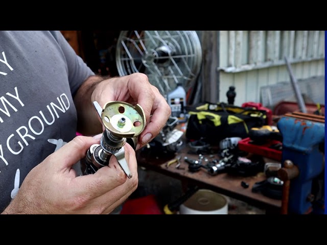 How To Rebuild A 4 Stroke Engine Honda GX25 PT2 - YouTube