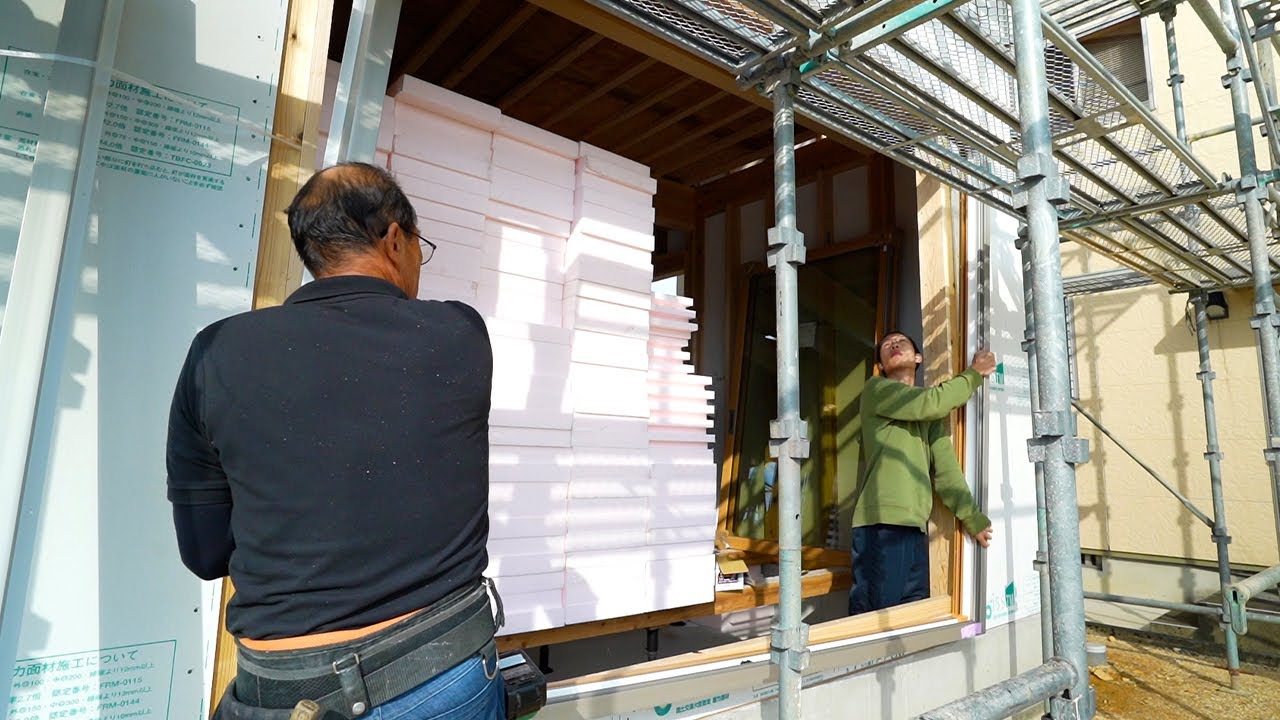 【高機能】最近は、本当に断熱性と気密性を追求した家になってきました。立派な樹脂サッシと1週間の断熱工事【Season3 - Part5】