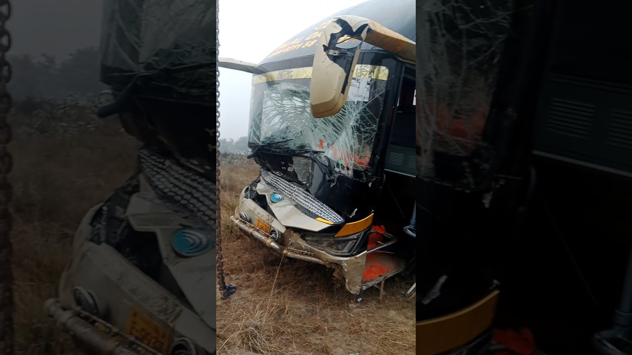 Bus accident video near Fatehpur road chowkazam layyah #shortvideo #busvideo #viralshorts