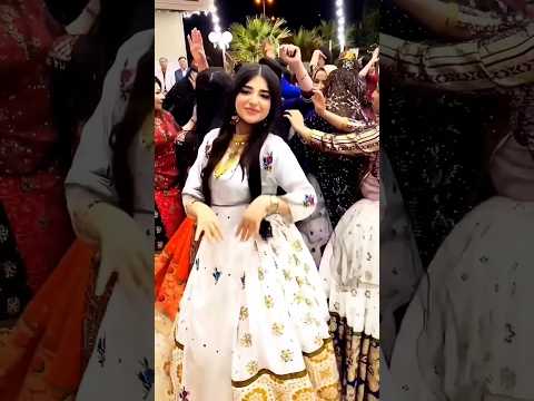 رقص فوق العاد زیبا و شاد جنوبی با لباس محلی جم بوشهر جنوبی رقص بندری رقص لری آهنگ بندری برازجان