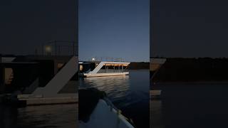 Lake Love ❤️Enjoy luxury offgrid  Boatlife on the SolarYacht powered by the sun🌙⚓️🛥️🔋☀️