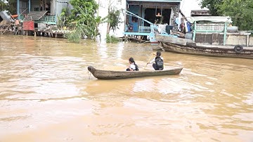 Tin Mới Nhất: Học sinh vùng sâu vượt lũ đến trường