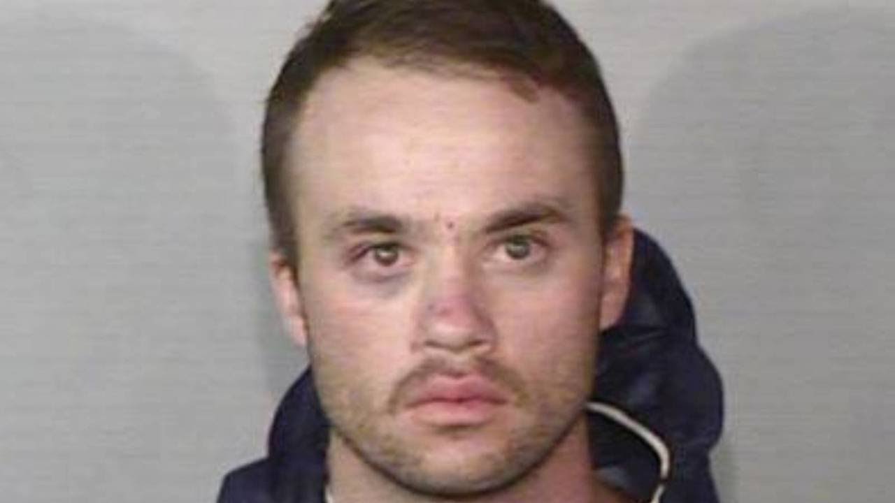 Manhunt underway in NSW for escaped prisoner - YouTube