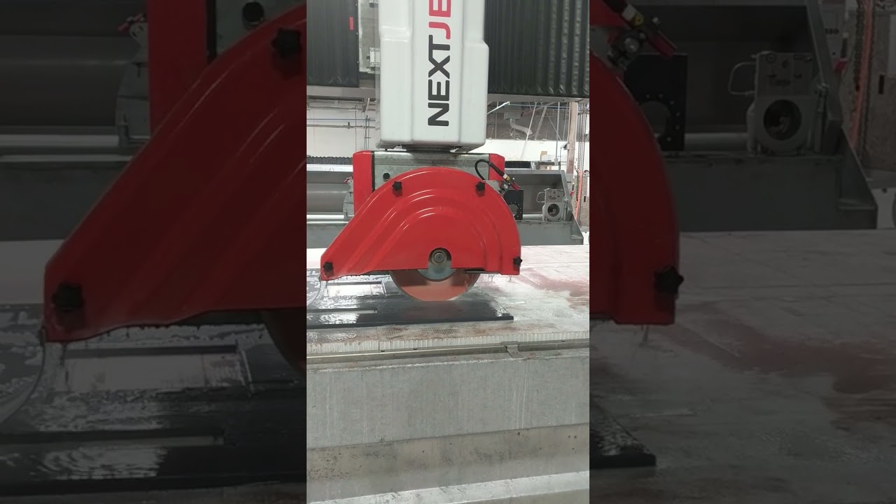 Diatex and Sasso Next Saw using Diatex Porcellano Gres Blade.