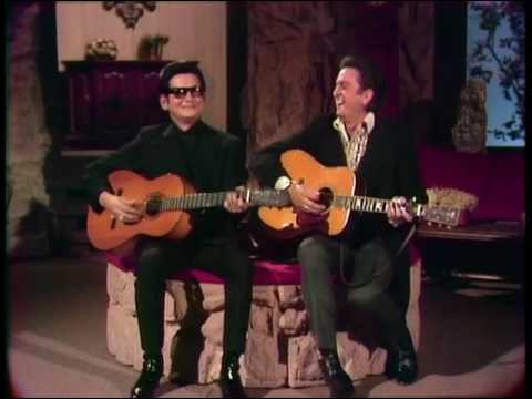 Roy Orbison & Johnny Cash   Oh, Pretty Woman Live The Johnny Cash TV Show 1969