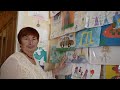 Ульвие Изетова читает детям сказки на крымскотатарском языке