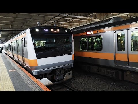 [駆け込みあり]747 拝島行として立川駅2番線を発車するシーン