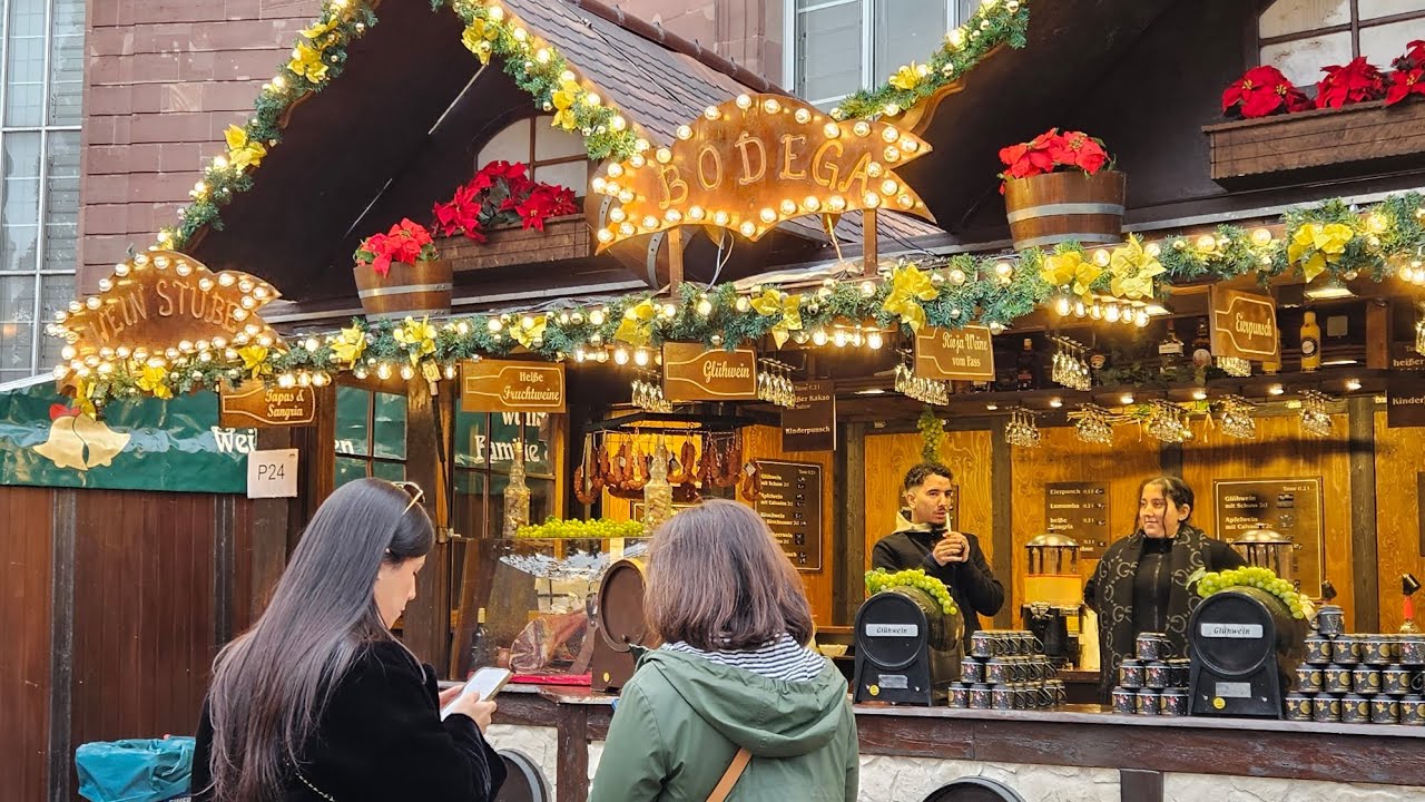 FRANKFURT/GERMANY/A Walk Through the Christmas Market at Paulsplatz