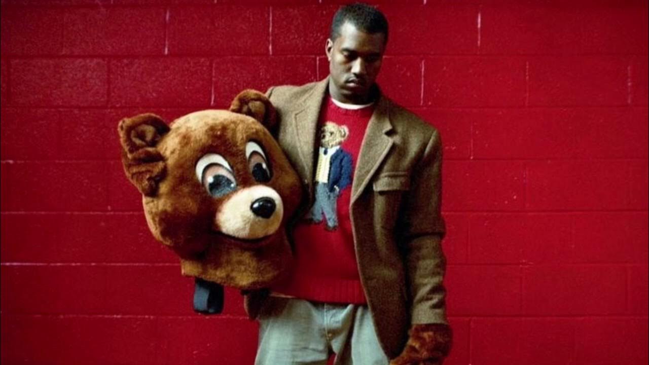 Promotion kanye. The College Dropout Канье Уэст. Kanye West 2004. Kanye West 2000. Канье Вест мишка.