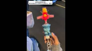 Who would refuse this rotating and glowing princess bubble wand? Couple gift, bubble wand, Kua A