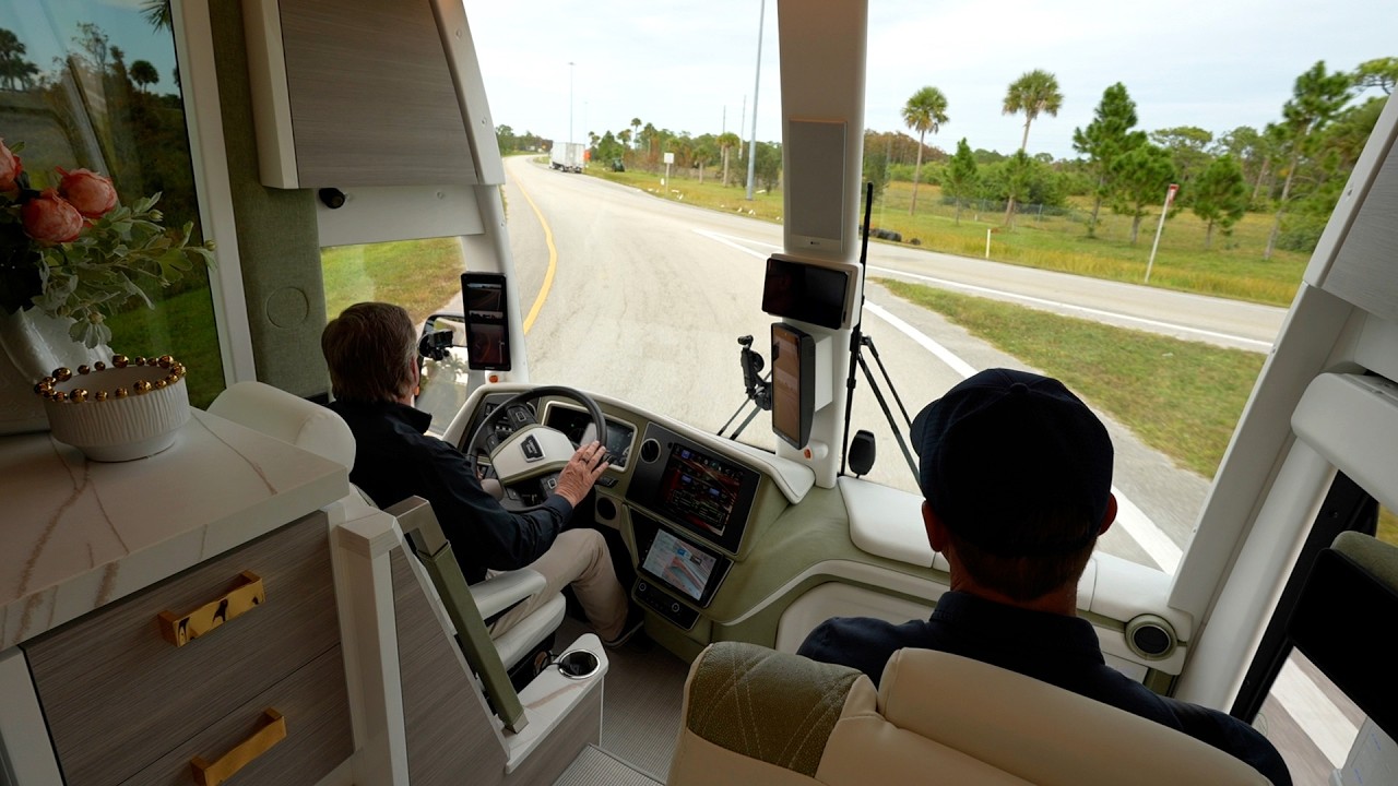 За рулем самого дорогого в мире автобуса!