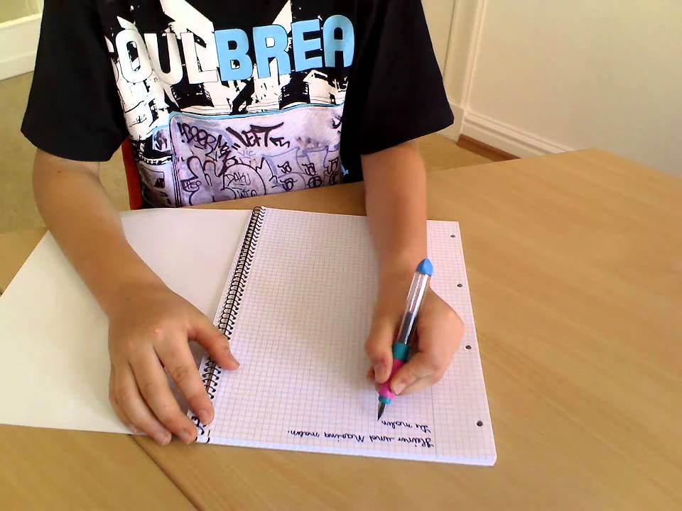 Gesunde Schreibhaltung bei Linkshänder 1 - www.MY-LHW.de.wmv - YouTube