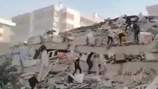 جزء من الدمار اثر الزلزال الذي تعرضت له ولاية ازمير منذ قليل ياربي السلامة ?