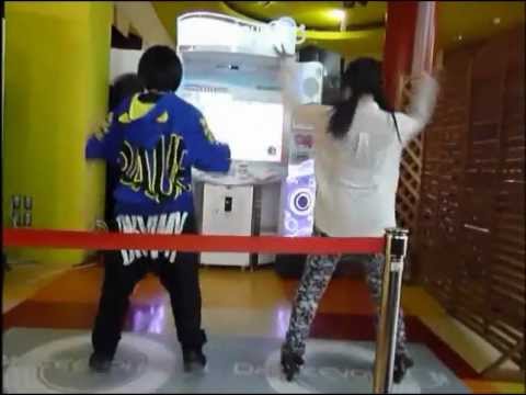 女子中学生2人でダンスエボリューション初プレイ　ルカルカ