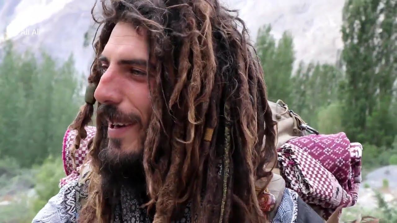 Аксель Понс: Босоногое путешествие из Испании в горы Пакистана за 15 месяцев